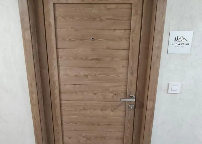 Pine & Peak * زلاتيبور